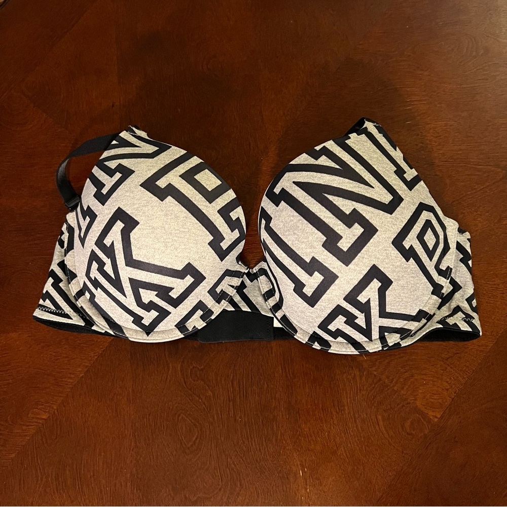 BNWOT VS PINK WEAR EVERYWHERE LIGHTLY LINED T-SHIRT BRA 36C